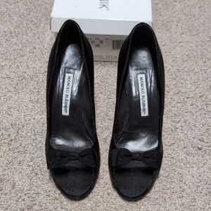 Manolo Blahnik Black satin Milbugaco Style peep Toe heel